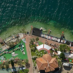 https://surf-hotel-pier-montagnoli-group.it-lombardy.com