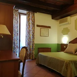 https://hotel-cavour-verona.hotelinveneto.com